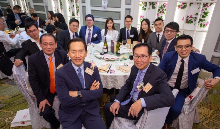 40530063_2235582673136634_433953